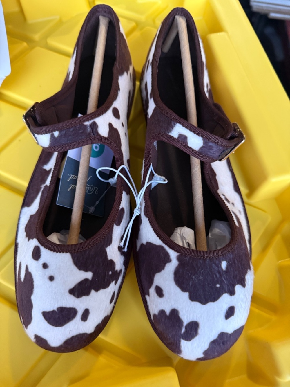 Universal Thread Halston Mary Jane Flats Brown & White

Garage Shelf / Bin 5 #6